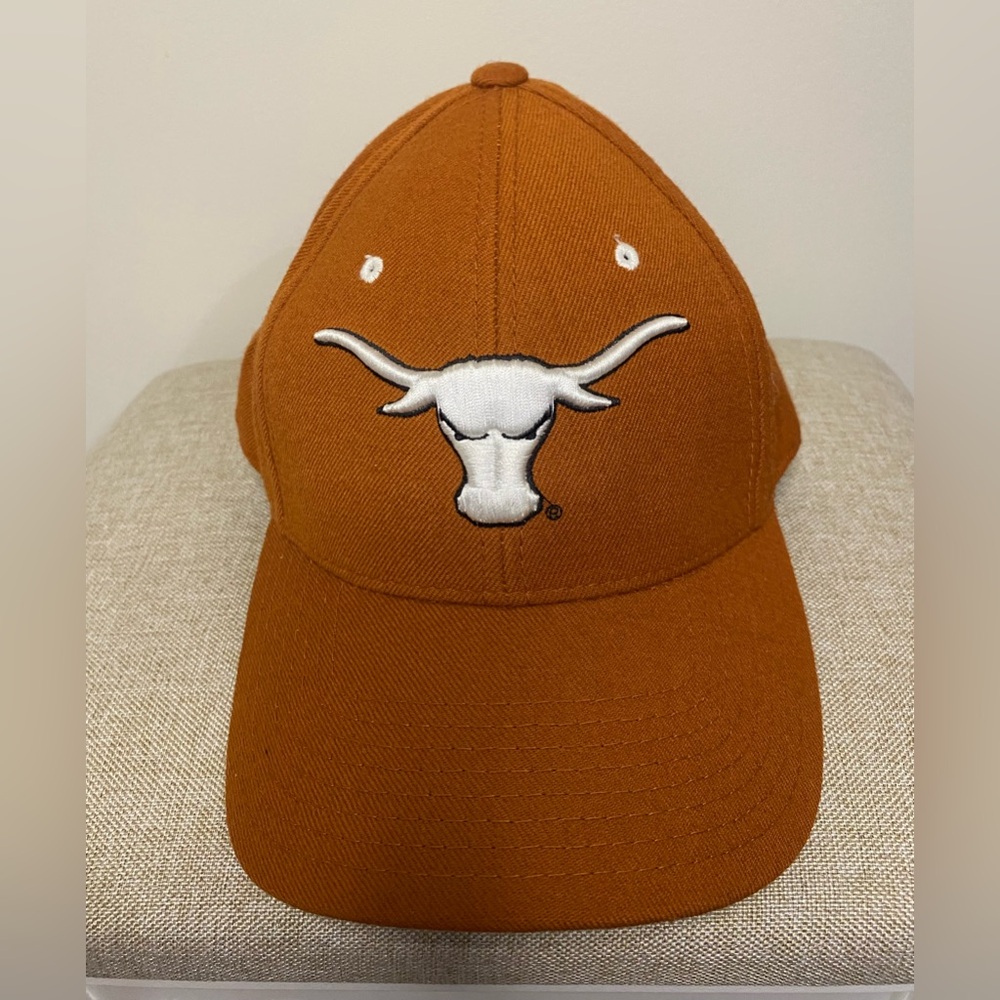 Texas NCAA Hat Fitted Very Good Used Condition 7 1/4 Zephyr